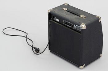 GITARRFÖRSTÄRKARE, Roland 405, Kina, 1900/2000-tal.