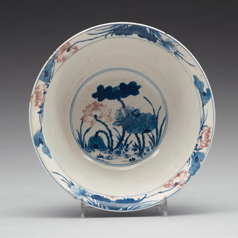 An underglaze blue and copper red bowl, Qing dynasty, Kangxi (1662-1722). With Xuandes six character mark.