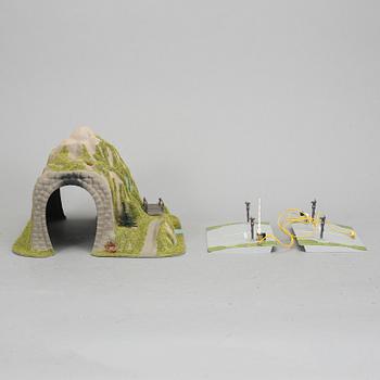 ÖVERGÅNG samt TUNNEL, Märklin, bl a modell 7292 M. Skala HO.