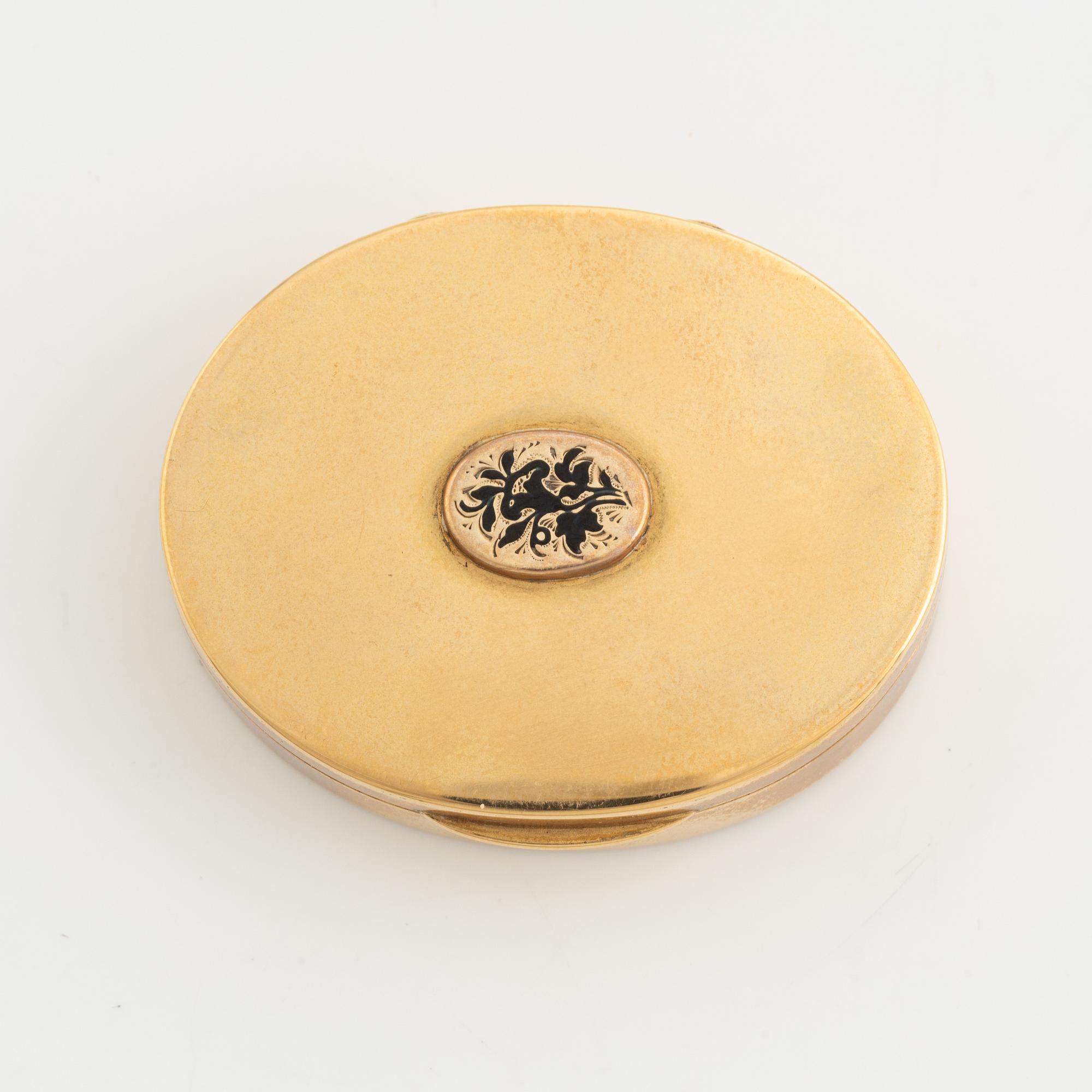 Box, 18K gold.
