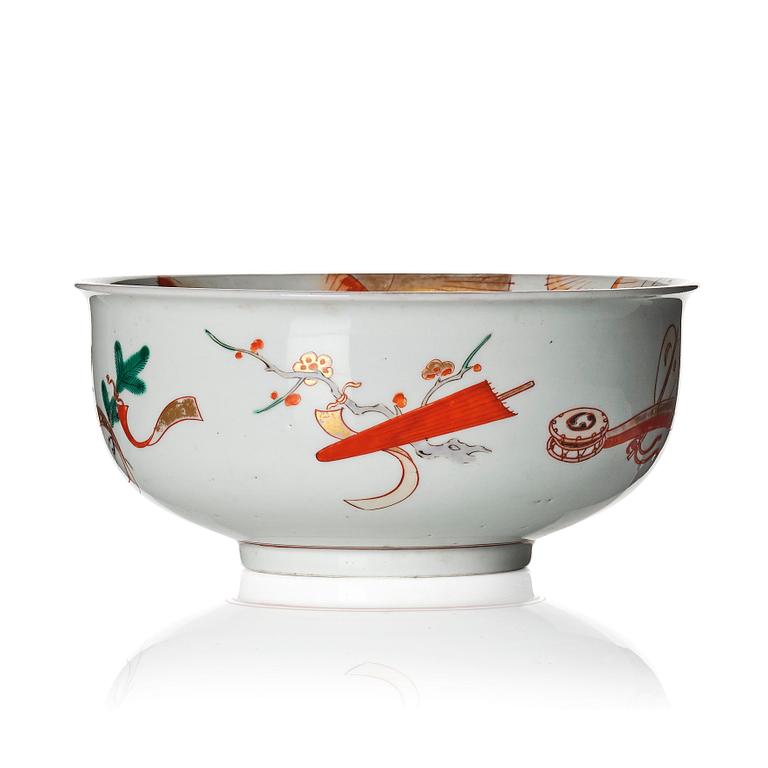 A Japanese porcelain bowl, Edo period (1603-1868).