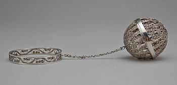 NYSTHÅLLARE, silver, Gustav Fredrik Richter, Stockholm, 1833. Vikt 77 g.