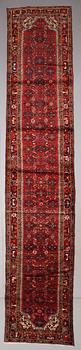 MATTA, galleri, Hamadan , ca 540 x 103 cm.