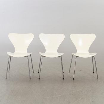 ARNE JACOBSEN, six danish "Sjuan" chairs for Fritz Hansen.