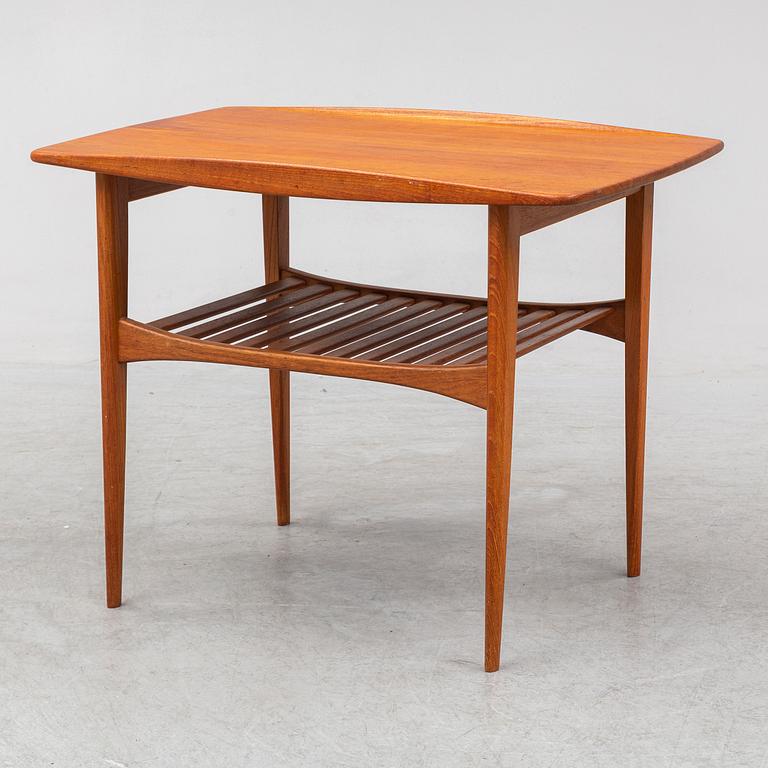 TOVE & EDVARD KINDT LARSEN, a coffee table, model nr 510. France & Søn, Denmark, 1950s.