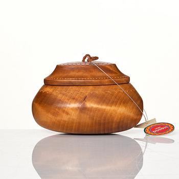 Hans Sunna, a lidded sugar bowl.