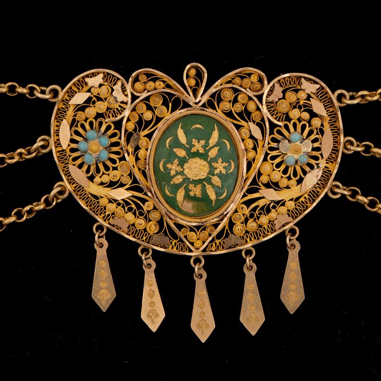 A late Georgian turquoise and enamel necklace. Made by Swedish goldsmith Petter Fredrik Sundberg between 1823 - 1839.