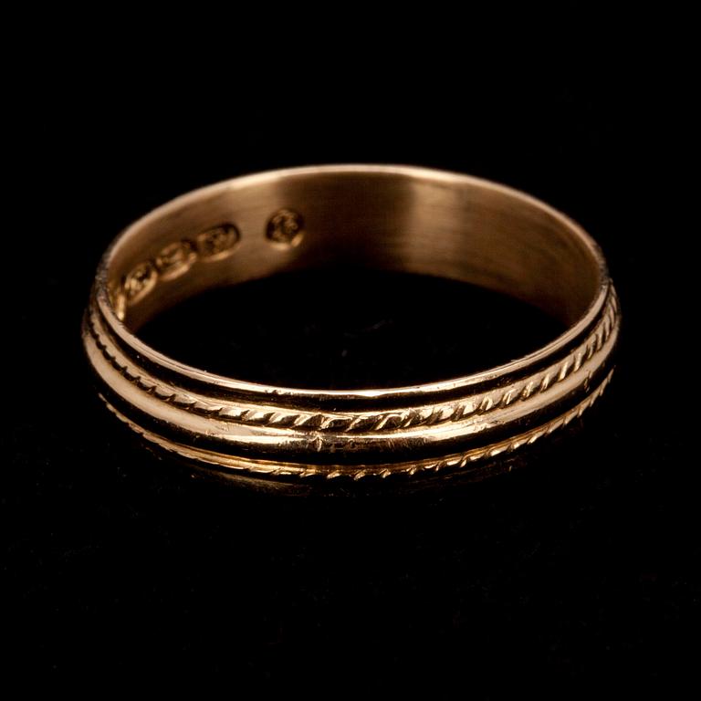 RING, guld 18K, Kalevala Koru, Helsingfors 1970. Vikt 3,6 g.