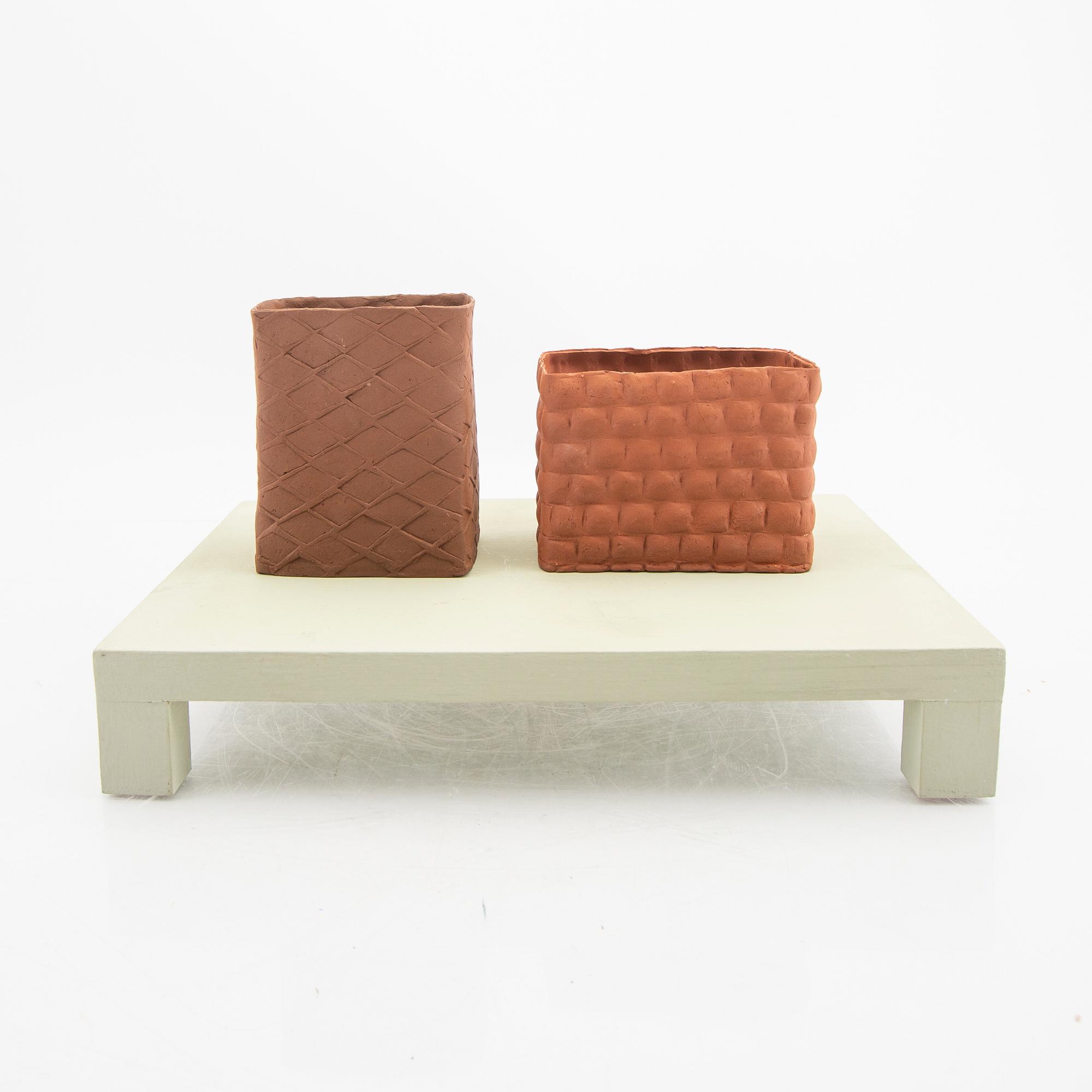 Signe Persson-Melin, a set lof two signed and dated 02 bowls.