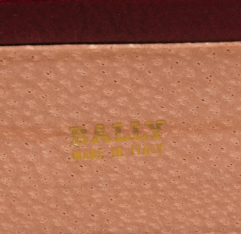PORTFÖLJ, Bally.