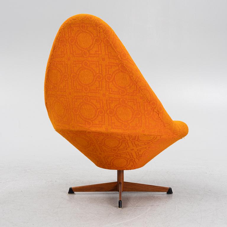 A swivel easy chair from Dahléns 1970s.