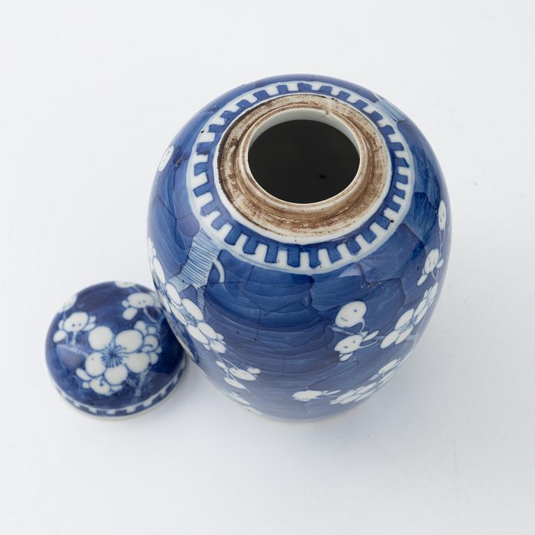 A porcelain pot and three blue and white urns, China, 20th century.