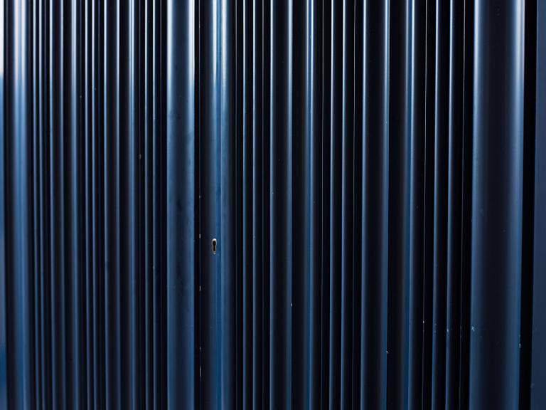 JOSEF FRANK, skåp, "Wellpapp", Firma Svenskt Tenn, modell 2192.