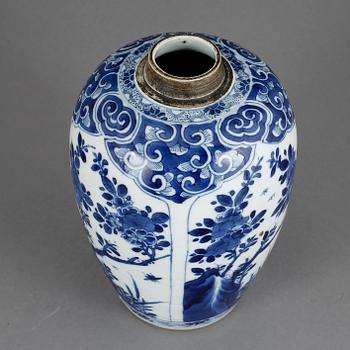 VAS, porslin. Kina, Kangxi (1662-1722).