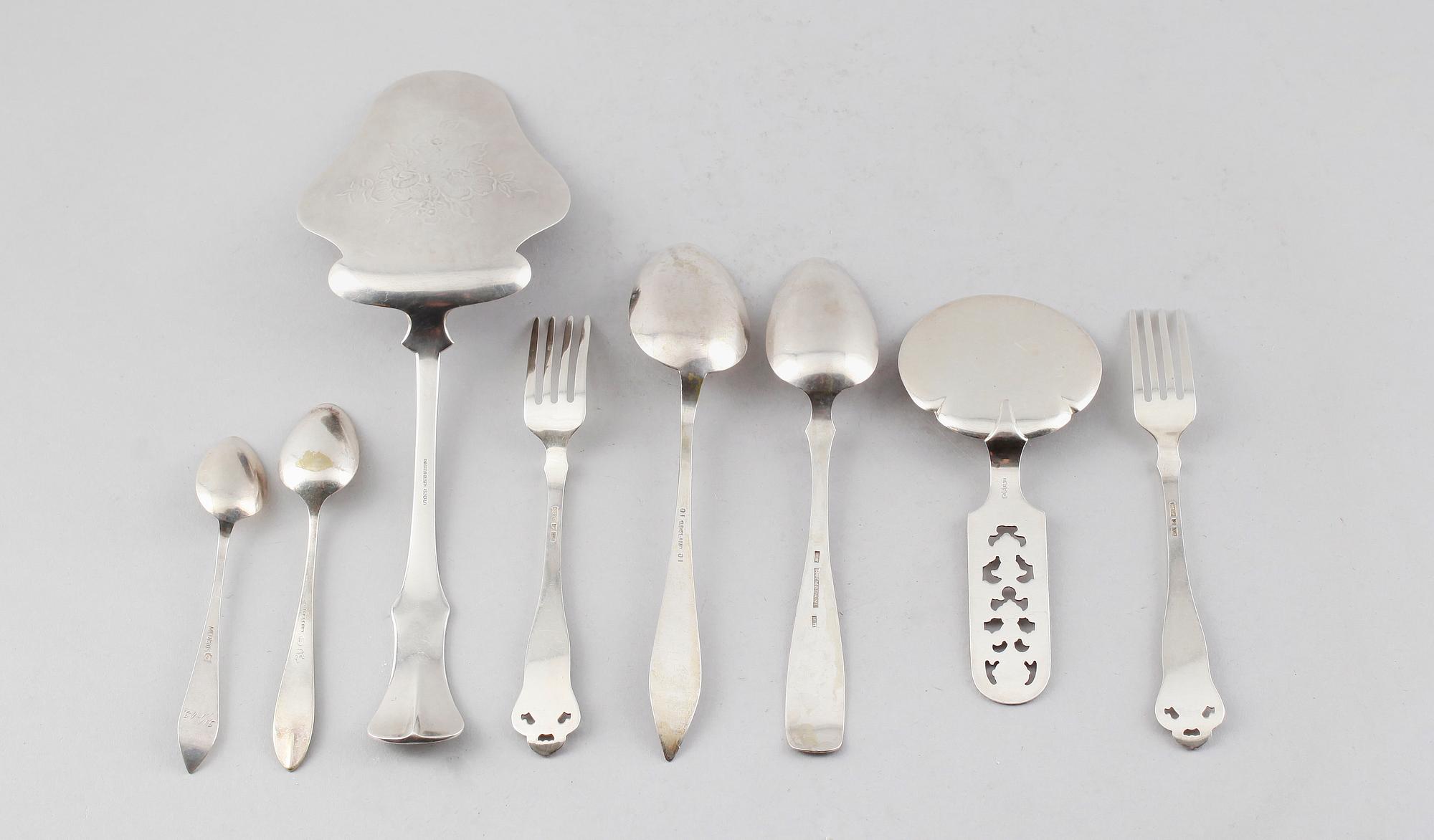 BESTICK, 29 delar, silver, Norge, olika modeller, 1900-tal. Total vikt ca 795 gram.