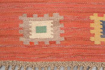 Märta Måås-Fjetterström, a carpet, "Röd grön äng", flat weave, ca 315 x 249-250,5 cm, signed AB MMF.