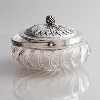 Fabergé, skål, silver och slipat glas, Ryssland, troligen omkring sekelskiftet 1900.