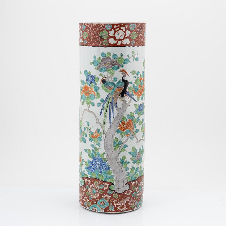 A large Japanese porcelain umbrella stand / vase, 20th century.