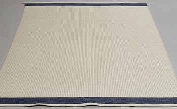 A carpet, "Arkad", Gunilla Lagerhem Ullberg, machine made, Kasthall, ca 242 x 155 cm.