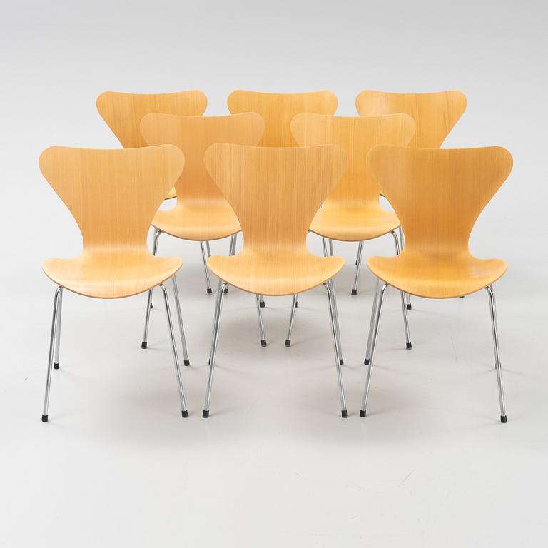 Arne Jacobsen, eight beech wood 'Seven' chairs, Fritz Hansen, 2001.