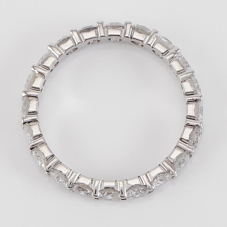 RING, 18K vitguld och diamanter tot ca 2.39 ct.
