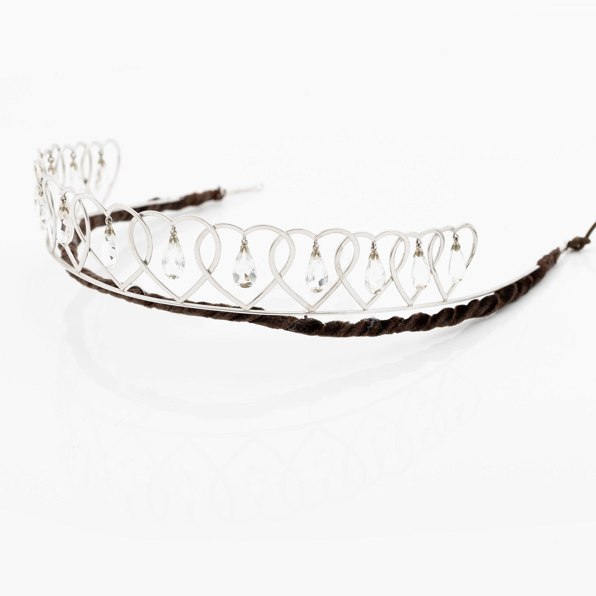 CF Carlman tiara 18K vitguld med droppslipad bergkristall, Stockholm 1968.