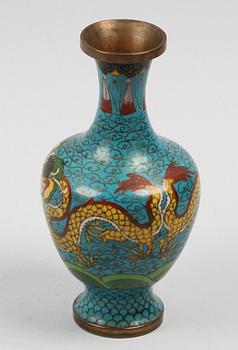 VAS, cloisonné. Orientalisk.