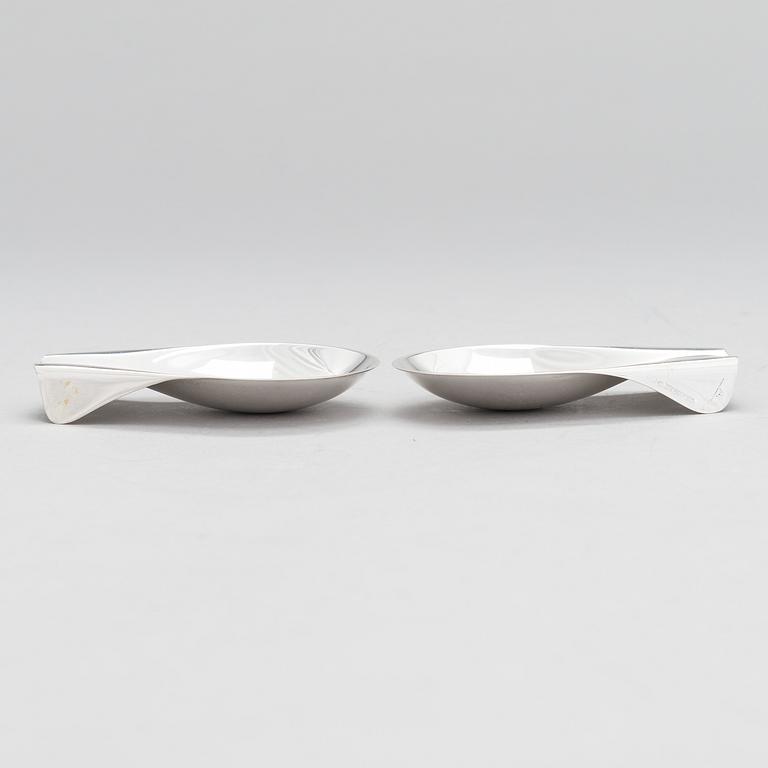 TAPIO WIRKKALA, A set of six silver ashtrays, marked TW, Kultakeskus, Hämeenlinna, Finland 1961-64.