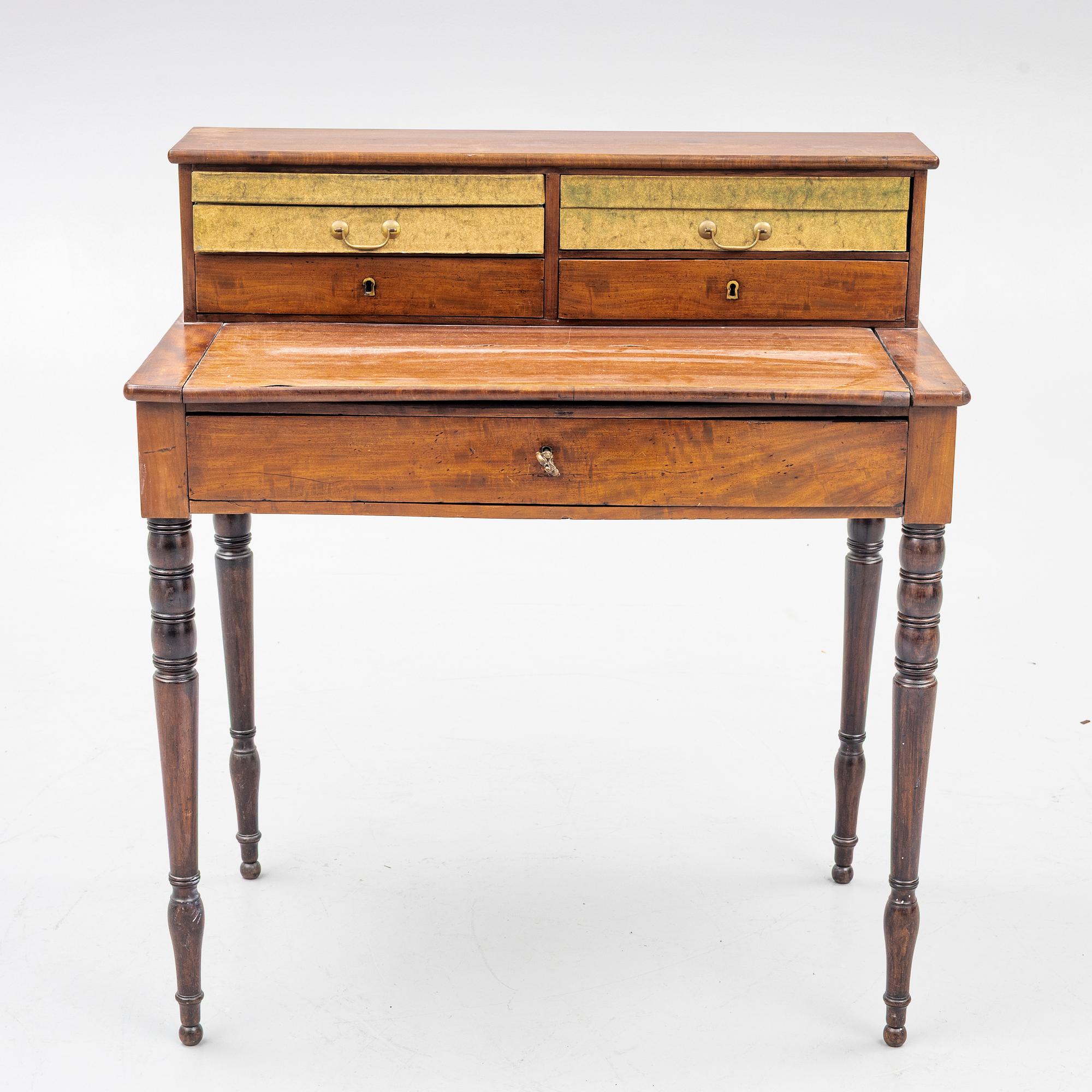 Ladies' writing desk. 19th century.
