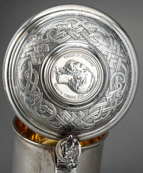 DRYCKESKANNA, silver, CG Hallberg, Stockholm 1902. Vikt ca 1510 gram.