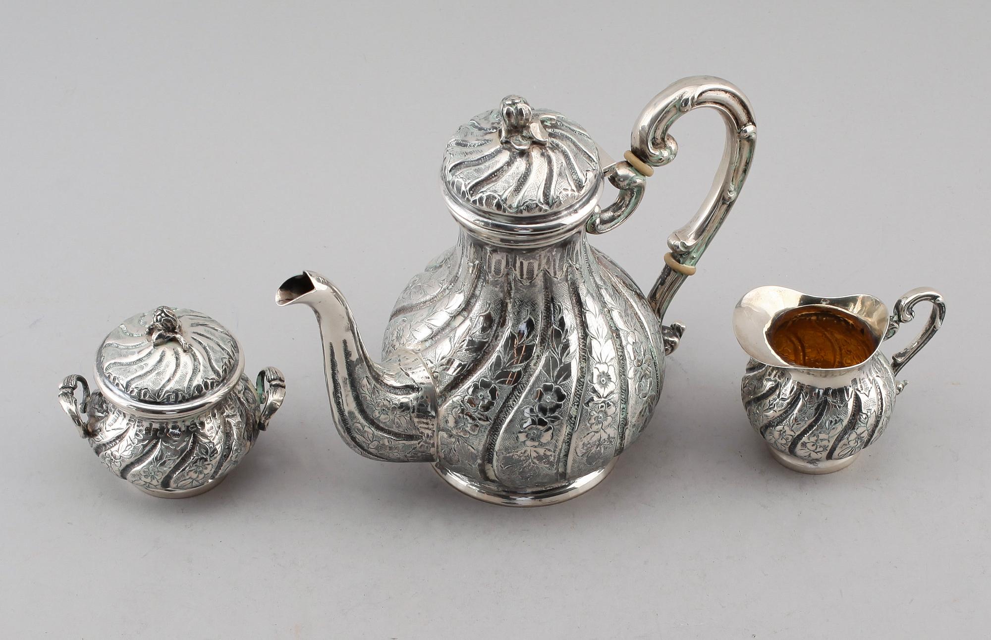 KAFFESERVIS, 3 delar, silver 835, svenska importstämplar. Vikt ca 811 g.