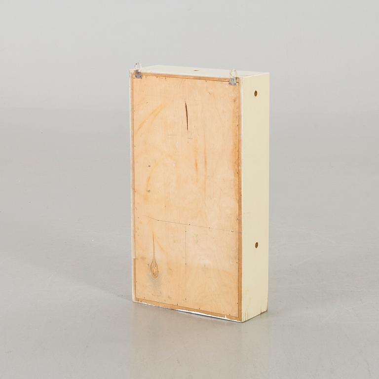 MEDICINSKÅP, för vägg, 1900-talets mitt.