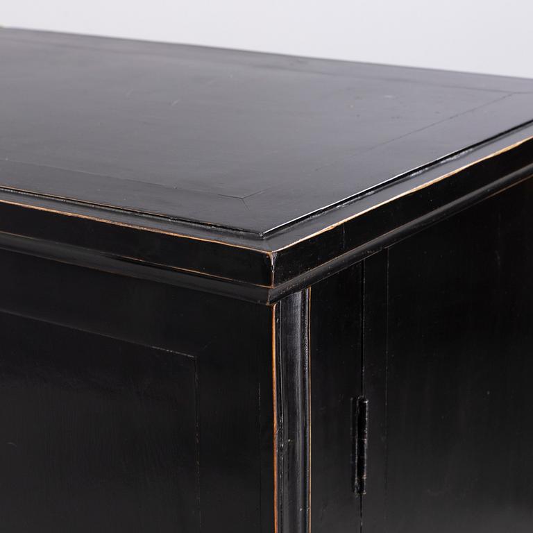 A Chinese cabinet, 20th Century.