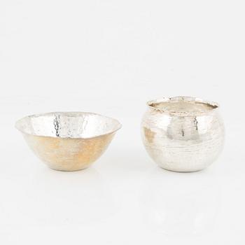 Claës Giertta, a silver tumbler and a bowl, Stockholm, 1974 and 1976.