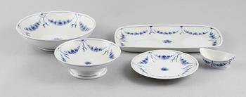 SERVISDELAR, 34 st, "Empire", porslin, Bing & Gröndahl, omkring 1900-talets mitt.