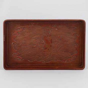 A Japanese lacquered tray, 20th century.