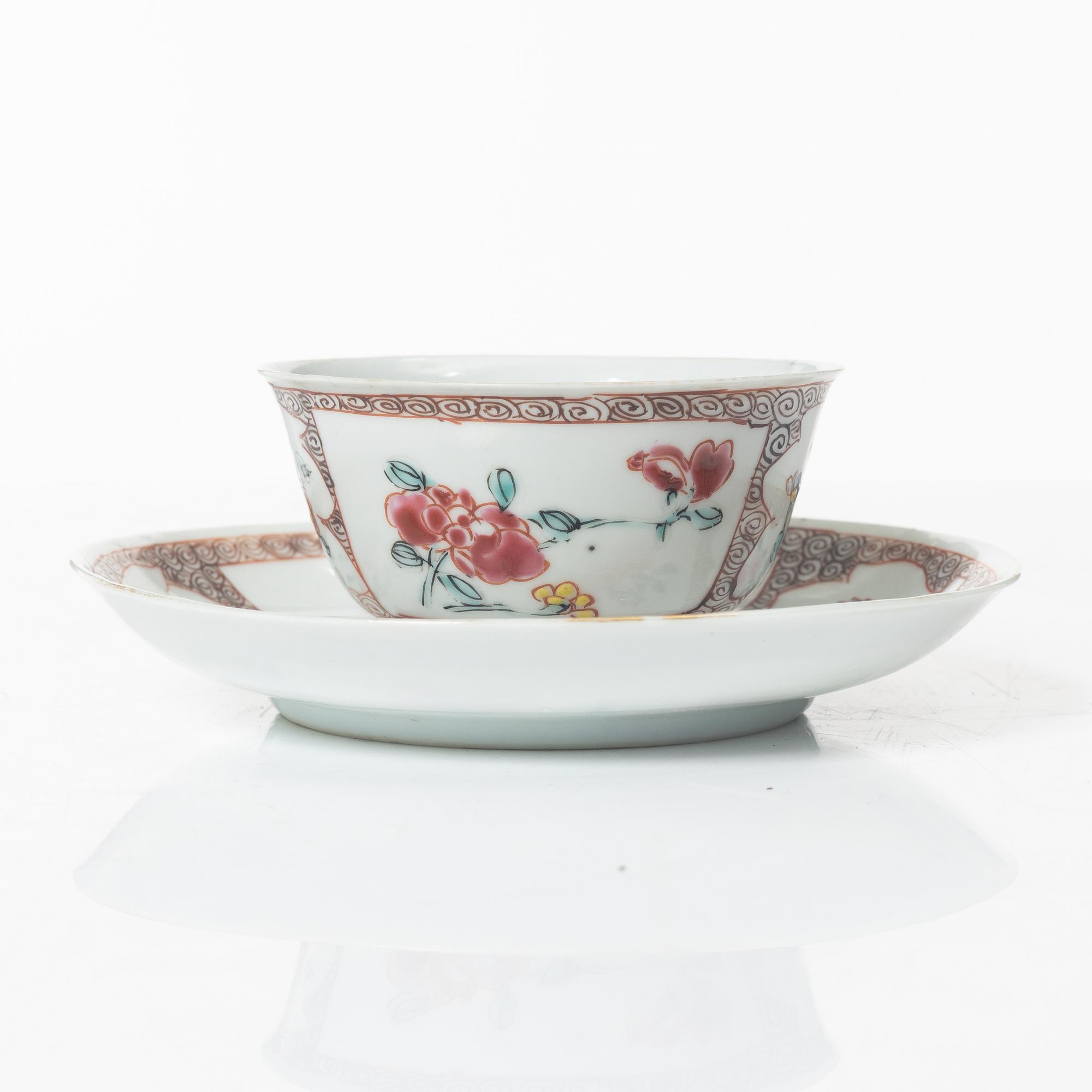 A Chinese famille rose ewer, a a cup with cover, a cup with saucer, a box and a censer, Qing dynasty, 18th and 19th cent.