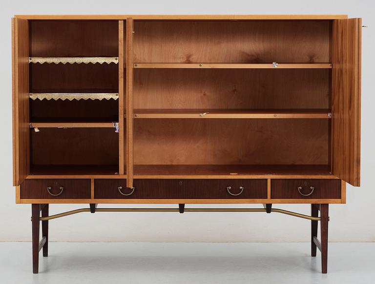 SIDEBOARD, Oscar Edv. Ekelunds Snickerifabrik, Virserum, 1950/60-tal.