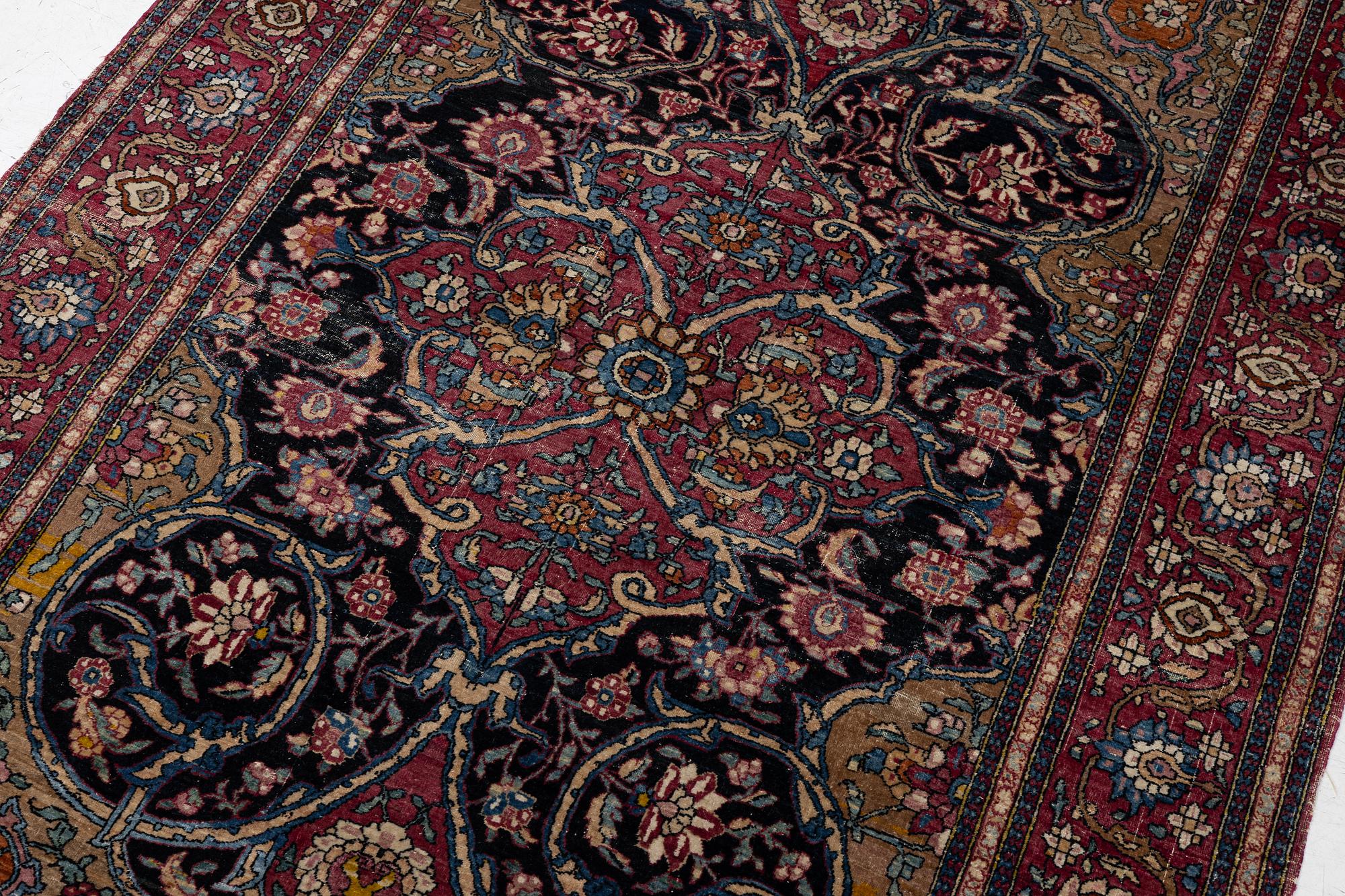 Carpet, Isfahan, antique, approx. 210 x 135 cm.