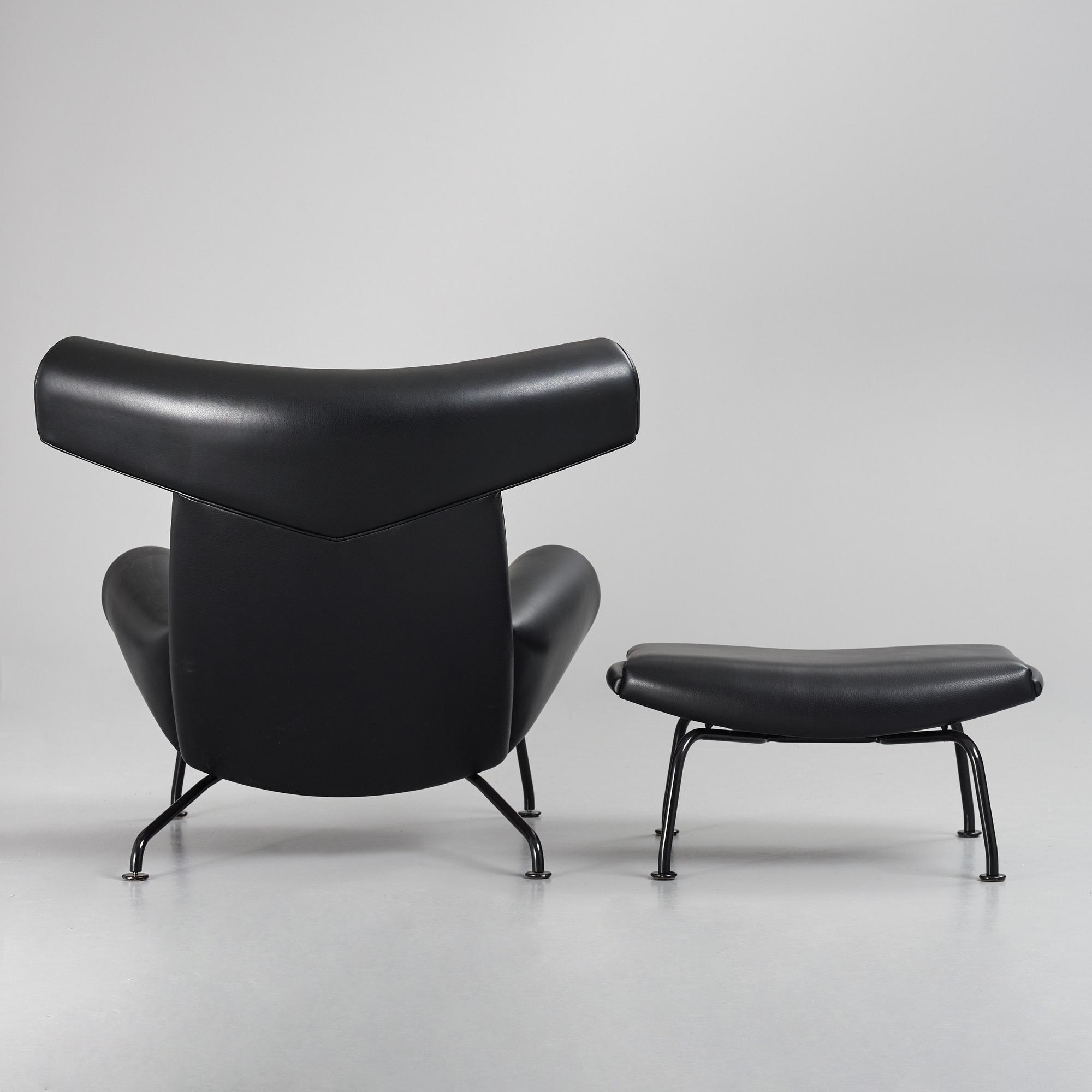 Hans J. Wegner, "Ox Chair", EJ-100, fåtölj samt fotpall, Erik Jørgensen, Danmark, efter 1961.
