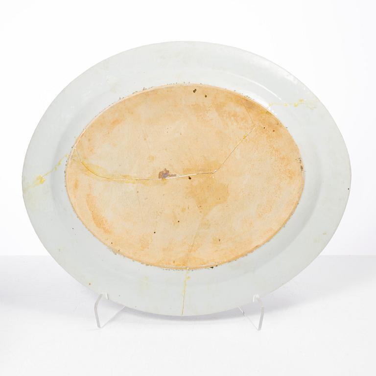 Terrin med lock och fat, kompaniporslin, Kina, Qingdynastin, omkring 1800.