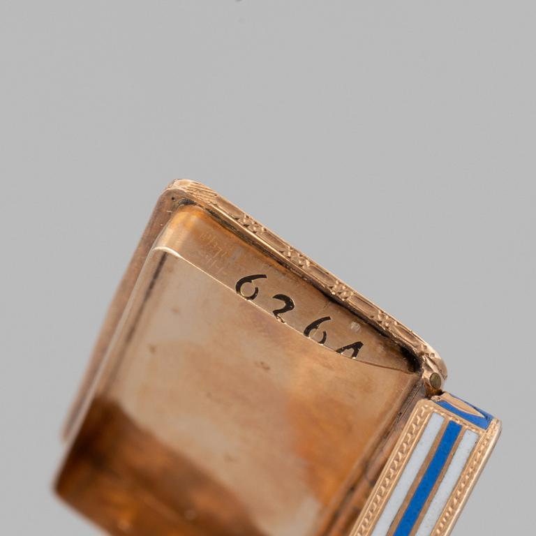 A German early 19th Century gold snuff-box, probably Hanau.