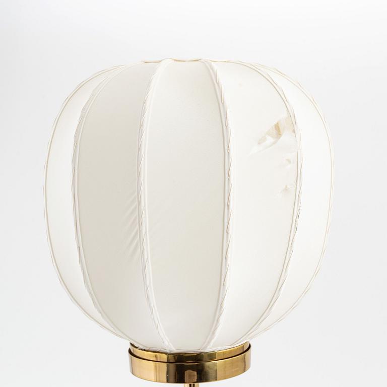 Josef Frank, bordslampa, mässing, modell 2349, "Kinabollen", Firma Svenskt Tenn.