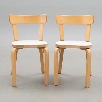 ALVAR AALTO, PÖYTÄ, 1960/70-luku ja TUOLIA, 4 kpl malli 69, Artek, 2000-luku.