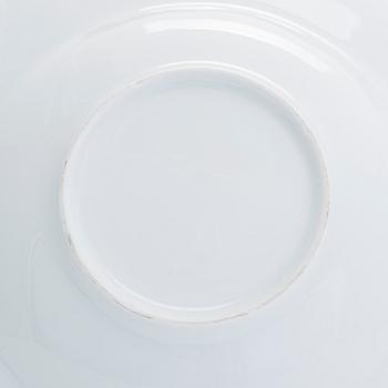 Syviä lautasia, 18 kpl, 2000-luku.