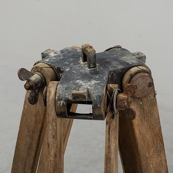 TEODOLIT med stativ, 1900-talets mitt.