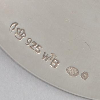 VASER, 2 st, silver, delvis låghaltigt, 1900-tal. Vikt 150 g.