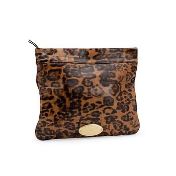 464. MULBERRY, a leopard printed leather clutch with gold colored hardwear.