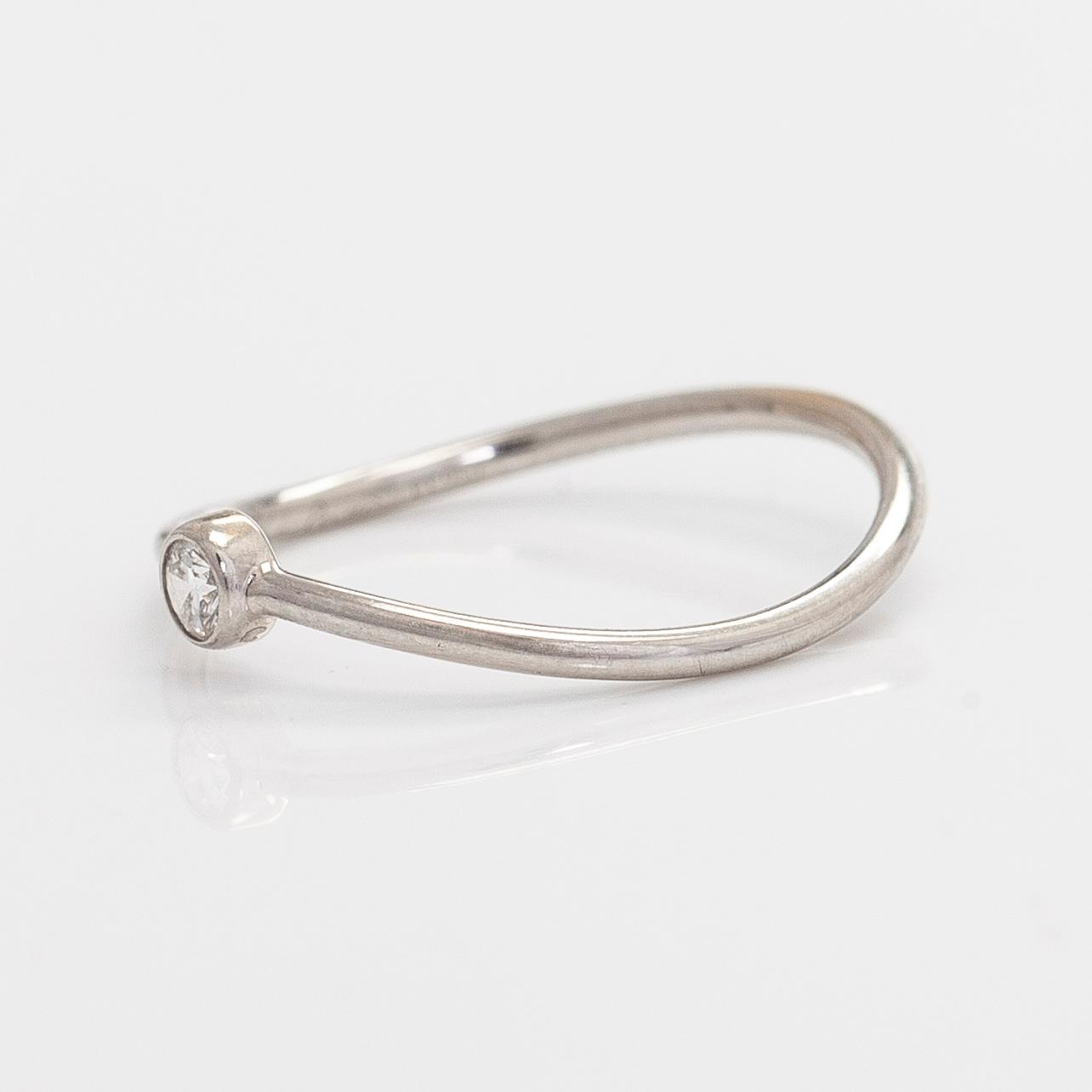 Tiffany & Co, Elsa Peretti, ring, "Wave", platina med briljantslipad diamant.