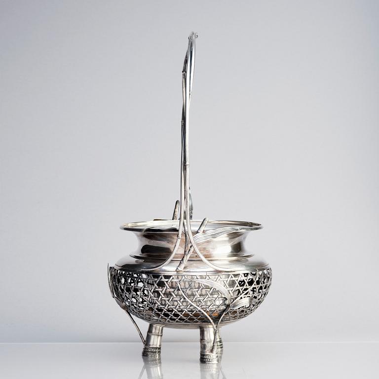 A Japanese silver basket, early 20th Century.
